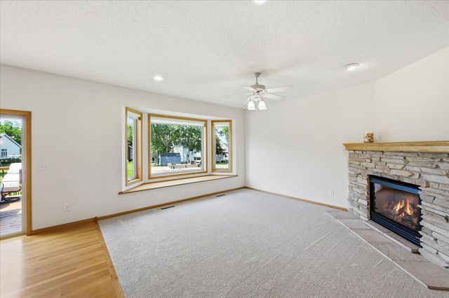 1364 Pond Circle, Waconia, MN 55387