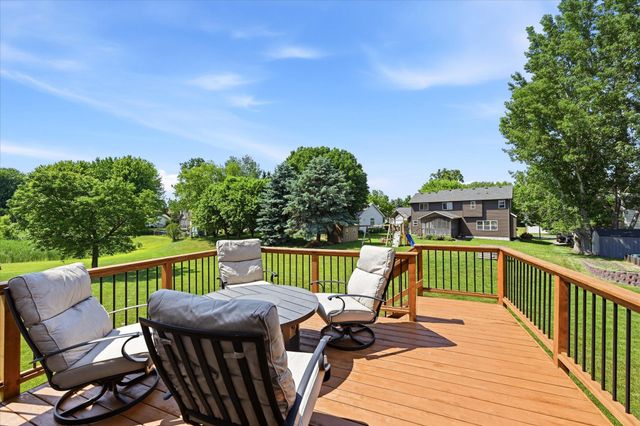 1364 Pond Circle, Waconia, MN 55387
