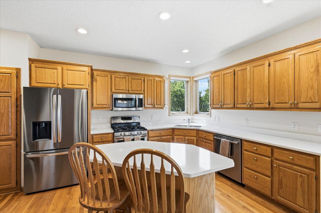 1364 Pond Circle, Waconia, MN 55387