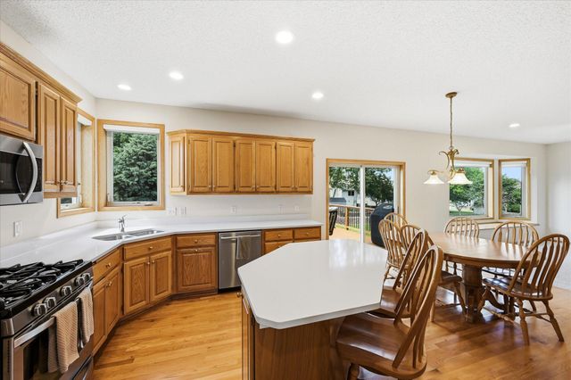 1364 Pond Circle, Waconia, MN 55387