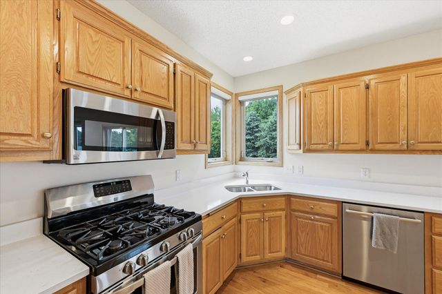 1364 Pond Circle, Waconia, MN 55387