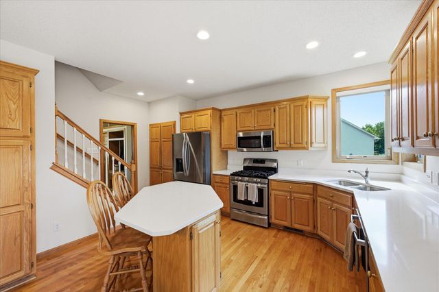 1364 Pond Circle, Waconia, MN 55387