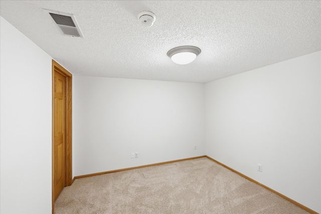 1364 Pond Circle, Waconia, MN 55387