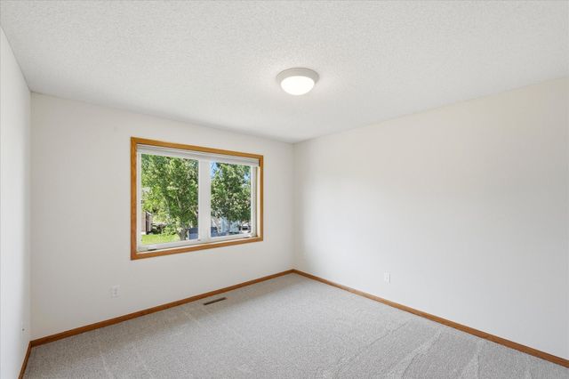 1364 Pond Circle, Waconia, MN 55387
