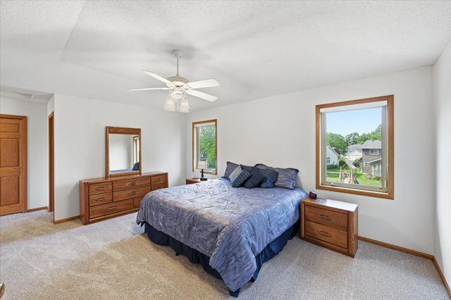 1364 Pond Circle, Waconia, MN 55387