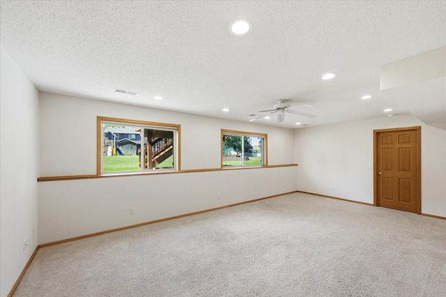 1364 Pond Circle, Waconia, MN 55387