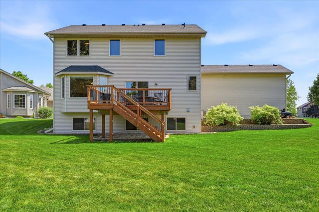1364 Pond Circle, Waconia, MN 55387