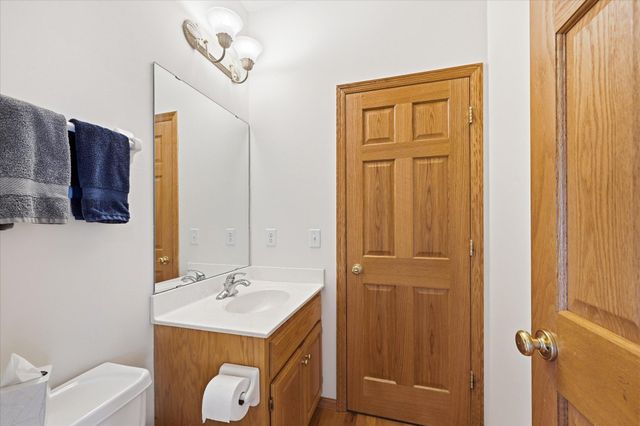 1364 Pond Circle, Waconia, MN 55387