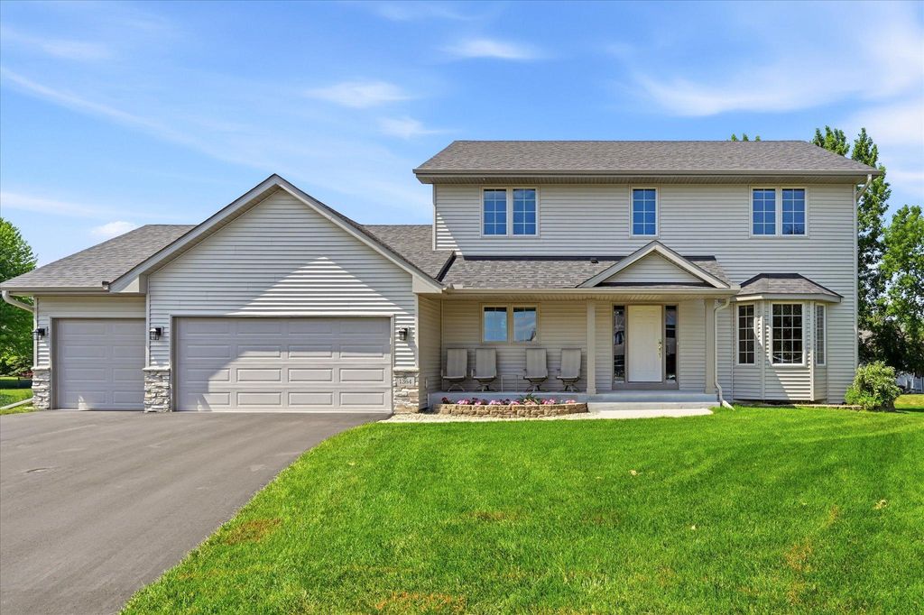1364 Pond Circle, Waconia, MN 55387