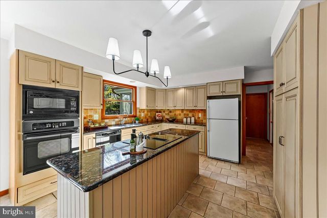 101 HARVEY LN, Chadds Ford, PA 19317