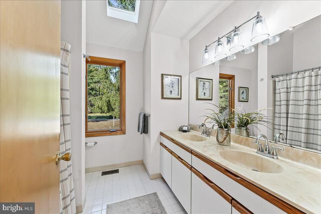 101 HARVEY LN, Chadds Ford, PA 19317