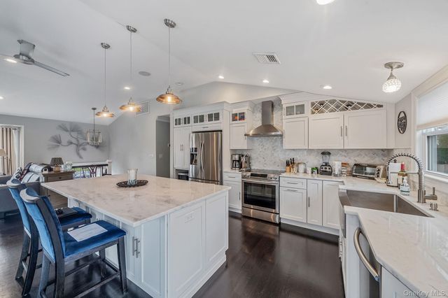 110 Stephen Road, Bayport, NY 11705