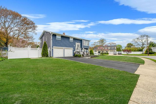 110 Stephen Road, Bayport, NY 11705