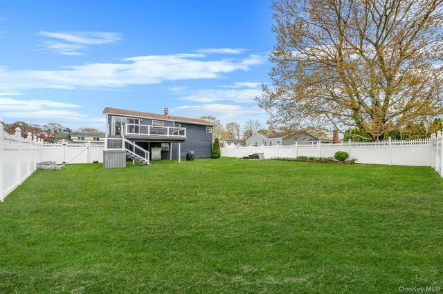 110 Stephen Road, Bayport, NY 11705