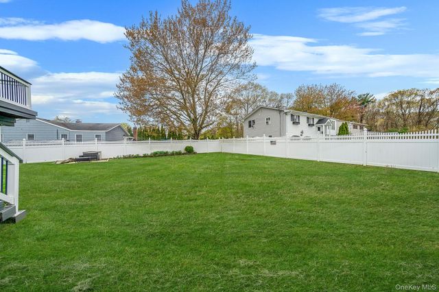 110 Stephen Road, Bayport, NY 11705