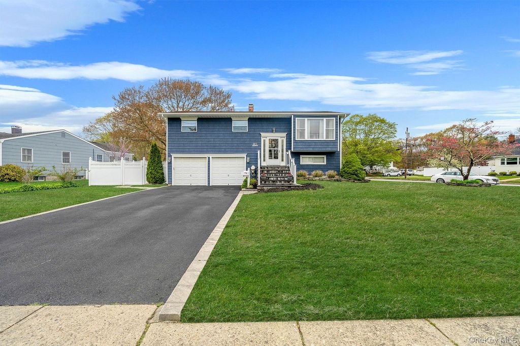110 Stephen Road, Bayport, NY 11705