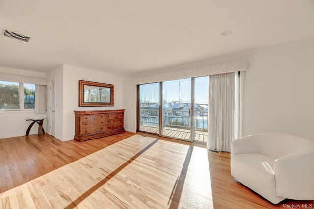 340 Robinson Road, Greenport, NY 11944