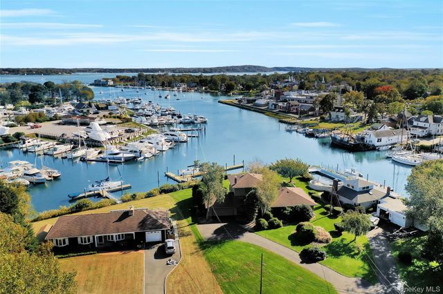 340 Robinson Road, Greenport, NY 11944