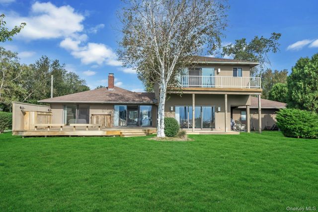 340 Robinson Road, Greenport, NY 11944