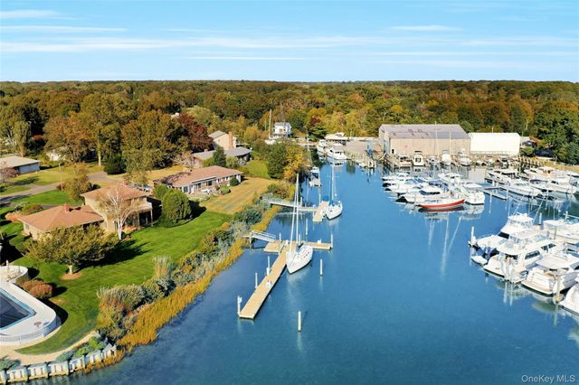 340 Robinson Road, Greenport, NY 11944