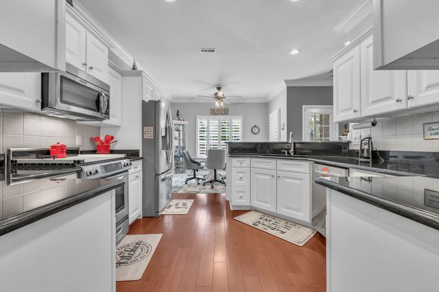 295 TURNBERRY CIRCLE, Clarksville, TN 37043