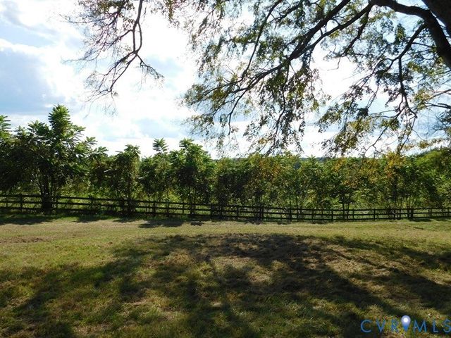 838 CRYmes Rd, Keysville, VA 23947