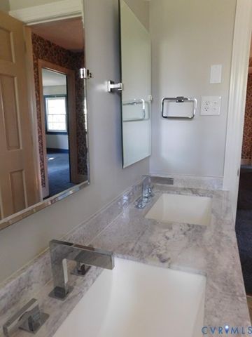 838 CRYmes Rd, Keysville, VA 23947