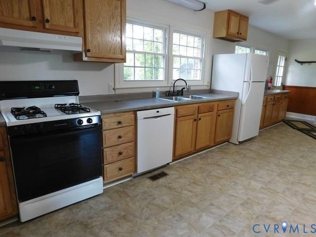 838 CRYmes Rd, Keysville, VA 23947