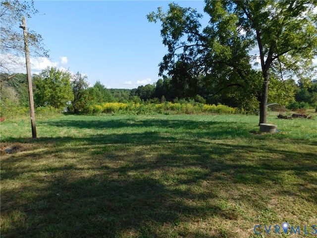 838 CRYmes Rd, Keysville, VA 23947