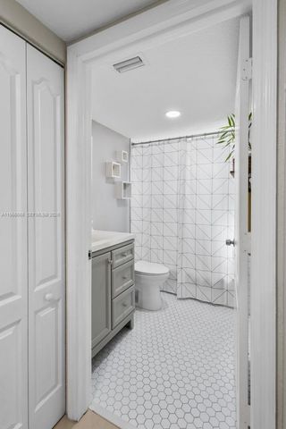 10951 W Okeechobee Rd 101, Hialeah Gardens, FL 33018