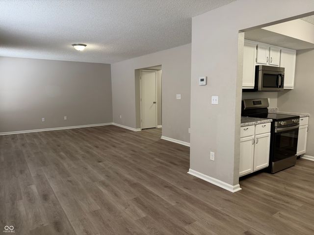 4249 Village Bend Drive, Indianapolis, IN 46254