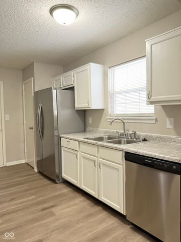 4249 Village Bend Drive, Indianapolis, IN 46254