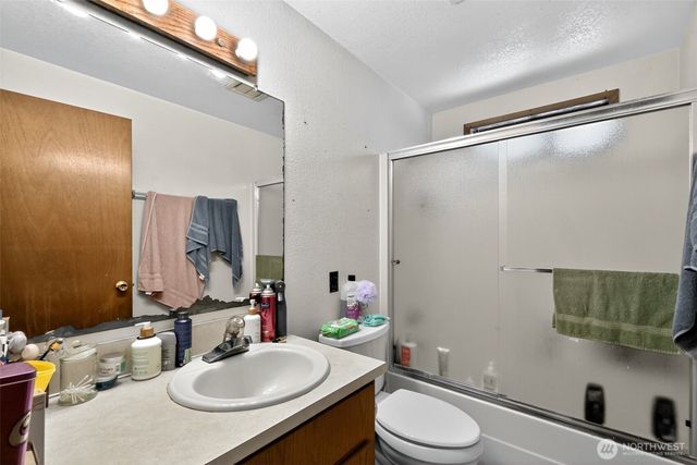 410 10th Street, Lynden, WA 98264