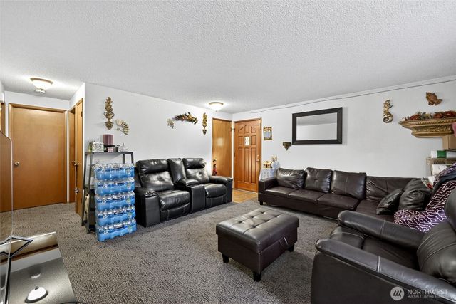 410 10th Street, Lynden, WA 98264