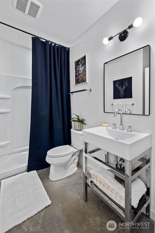 1536 15th Avenue E, Seattle, WA 98112