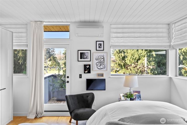 1536 15th Avenue E, Seattle, WA 98112