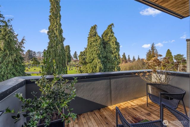 1536 15th Avenue E, Seattle, WA 98112