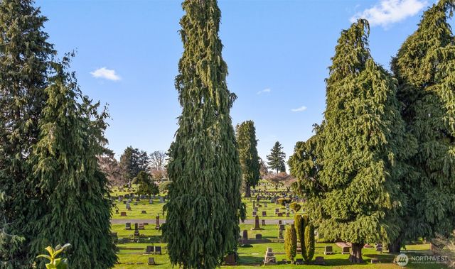 1536 15th Avenue E, Seattle, WA 98112