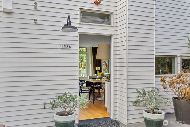 1536 15th Avenue E, Seattle, WA 98112