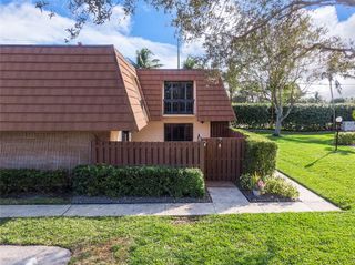 825 Center St 4 A, Jupiter, FL 33458
