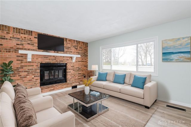 1908 Wilmington Pike, Dayton, OH 45420