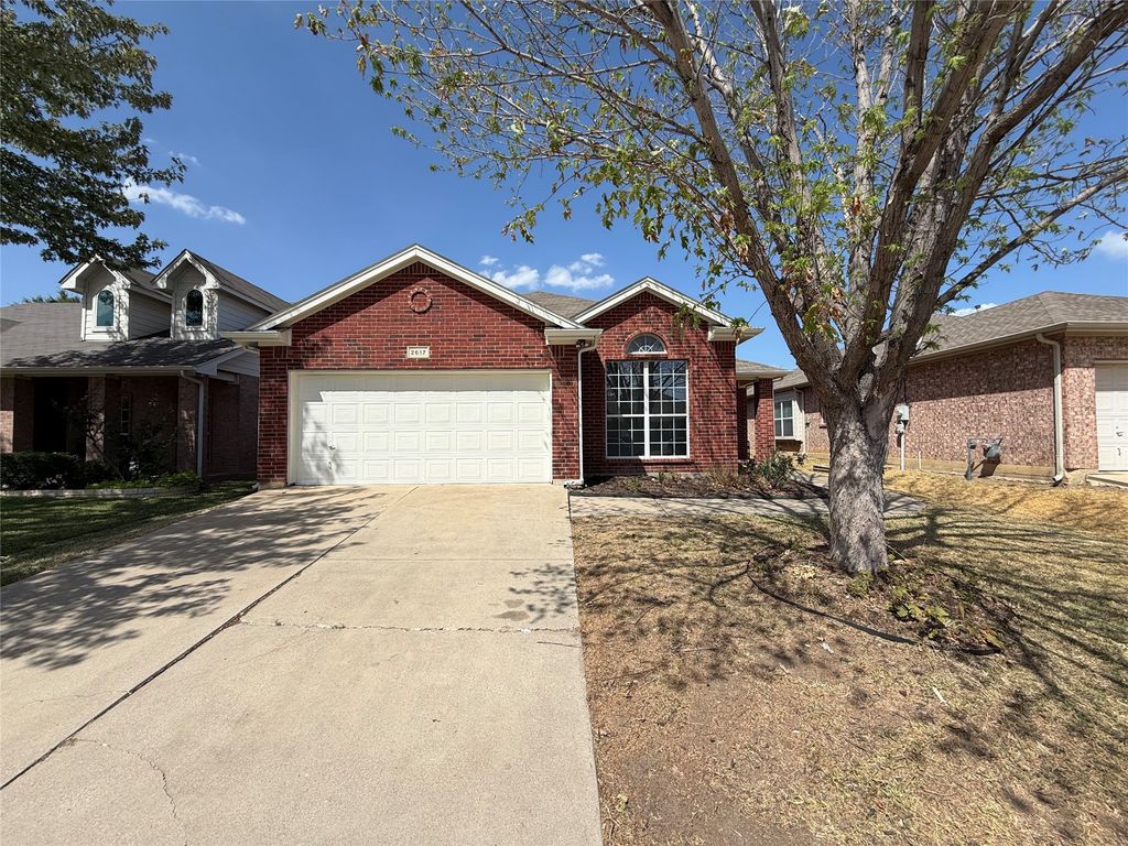 2617 Silver Hill Drive, Fort Worth, TX 76131 — exterior
