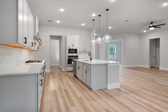13660 Armstrong Street, Conroe, TX 77303