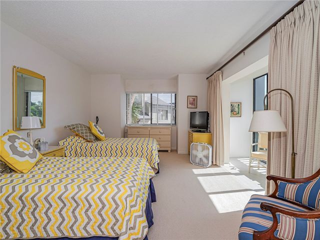 1001 Bay Road 205, Vero Beach, FL 32963