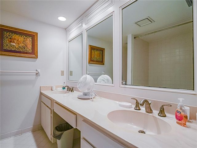 1001 Bay Road 205, Vero Beach, FL 32963