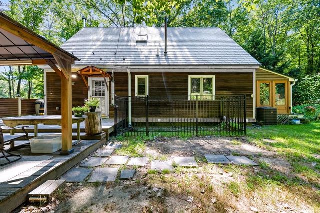 94 Old Lee Road, Newfields, NH 03856