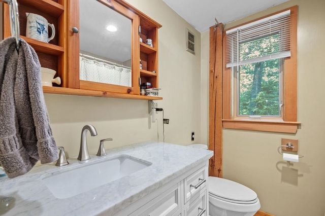 94 Old Lee Road, Newfields, NH 03856