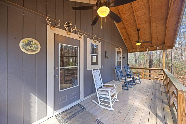 9168 Old Georgetown Road, Mcclellanville, SC 29458