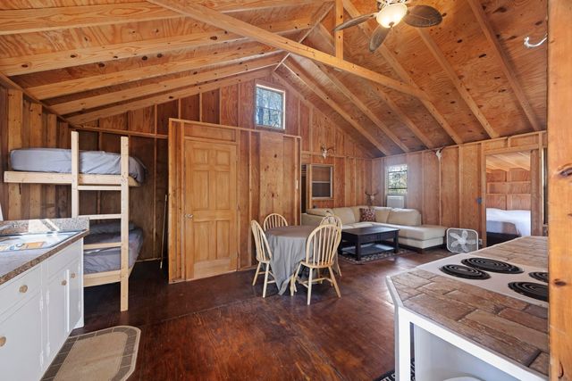 9168 Old Georgetown Road, Mcclellanville, SC 29458