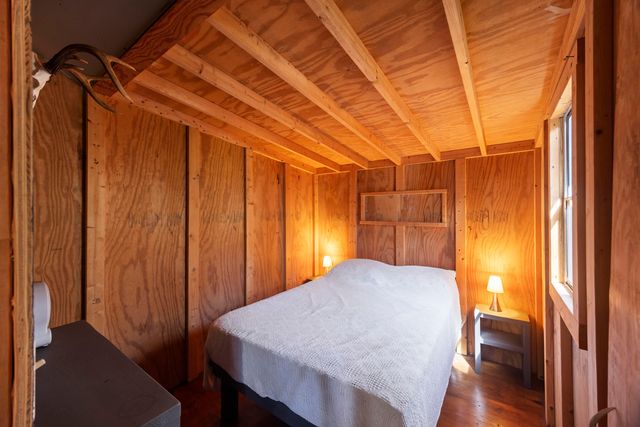 9168 Old Georgetown Road, Mcclellanville, SC 29458